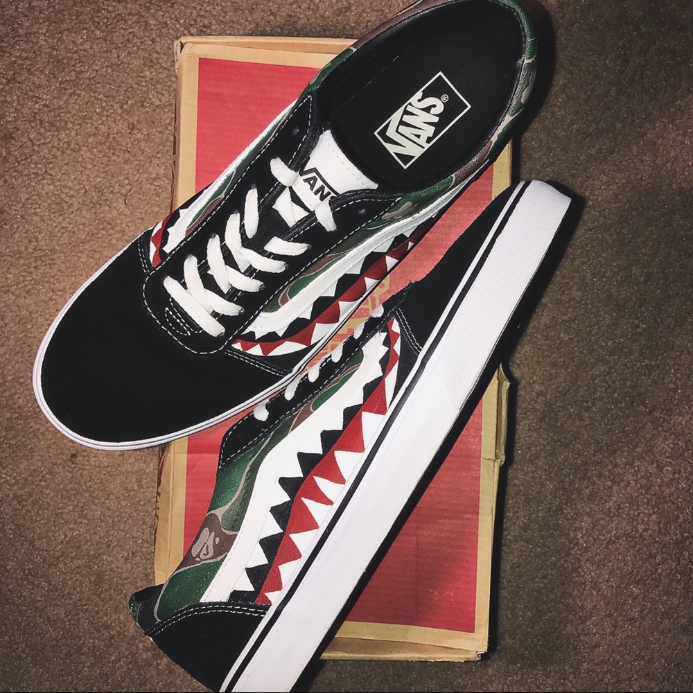 Men’s (12) Custom Bape Vans - Picture 1 of 3